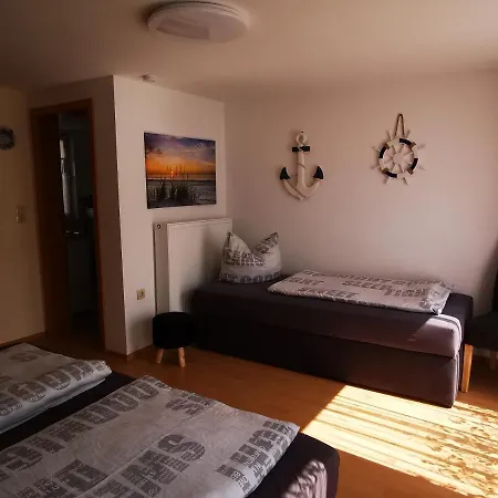Ferienhaeuser Steffi Und Ruth Holiday home Uckeritz
